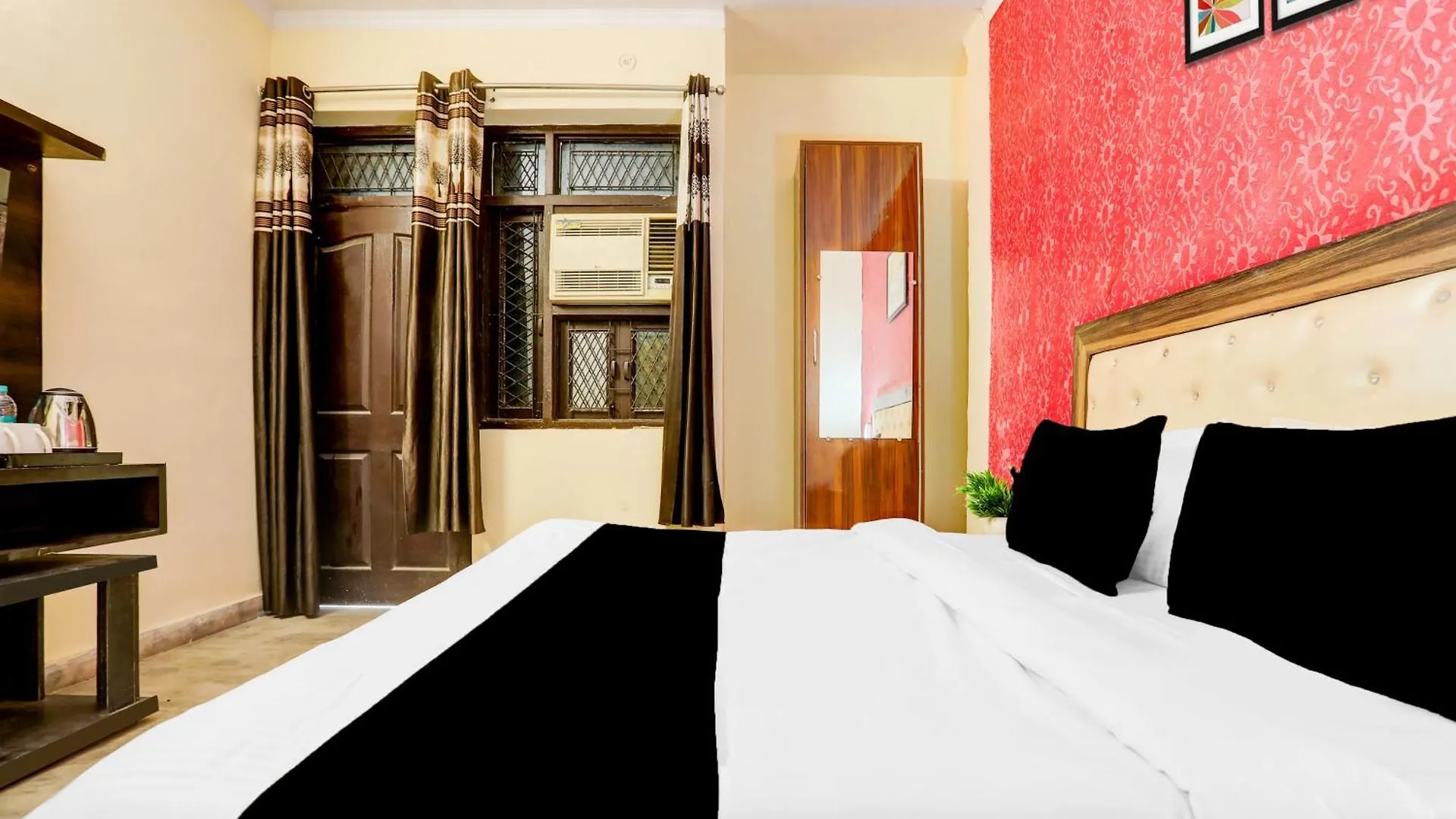 Hotel O Uttam Nagar Near Akash Hospital New Delhi