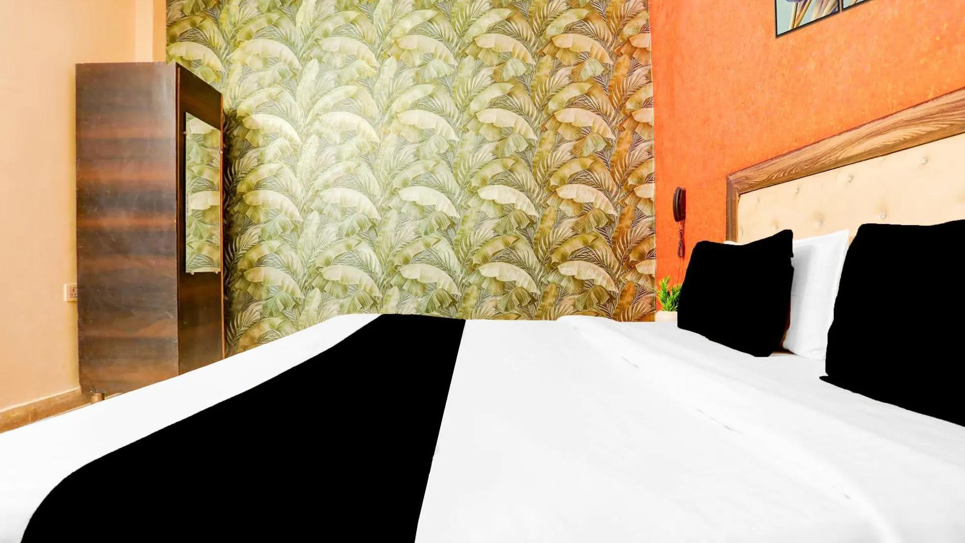 Hotel O Uttam Nagar Near Akash Hospital New Delhi India