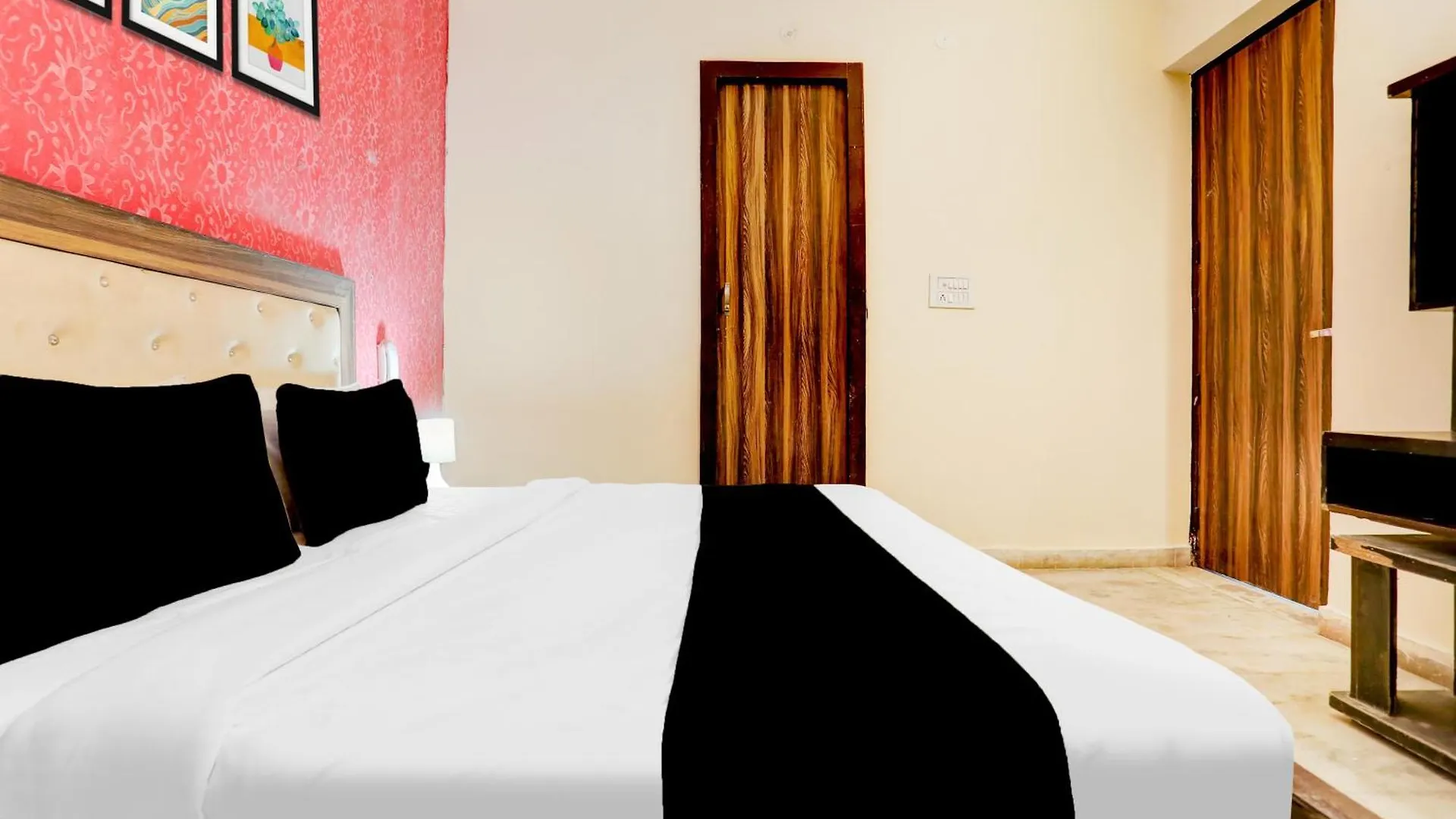 Hotel O Uttam Nagar Near Akash Hospital New Delhi India